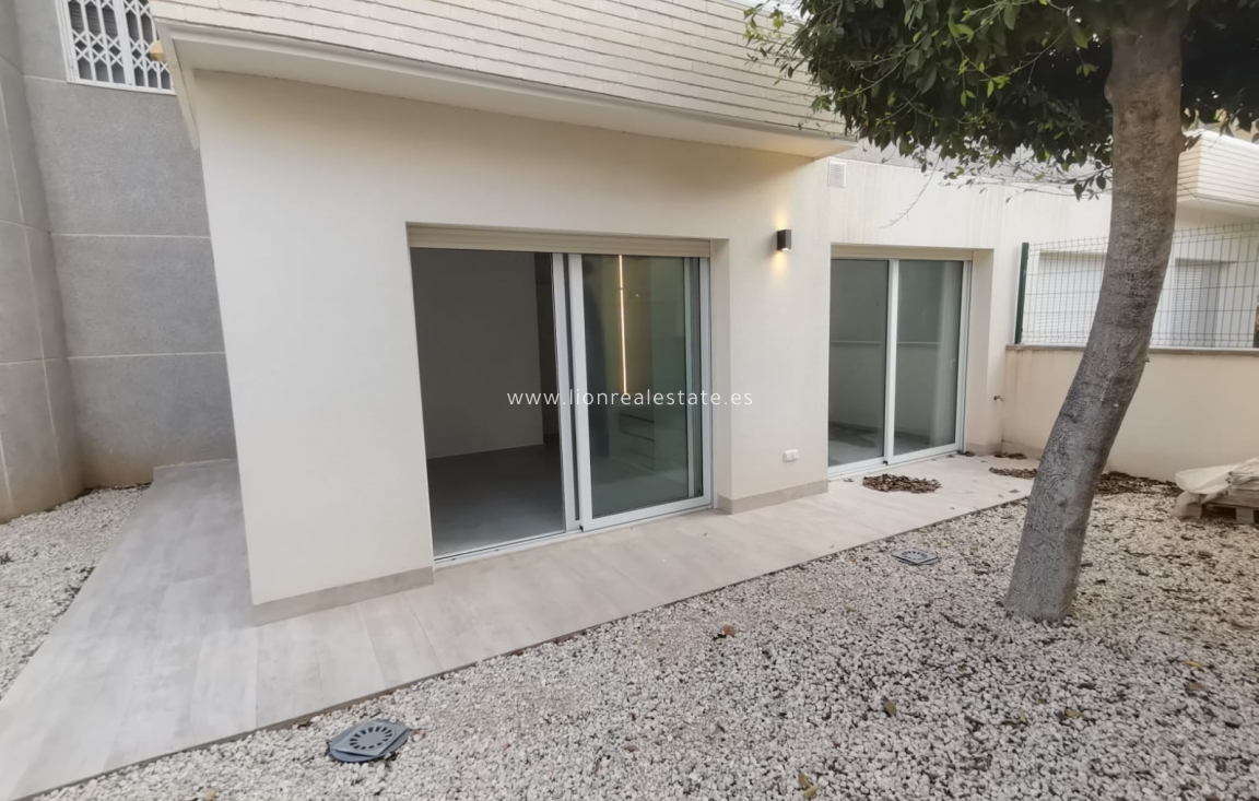 Nowy budynek - ground-floor - Torrevieja