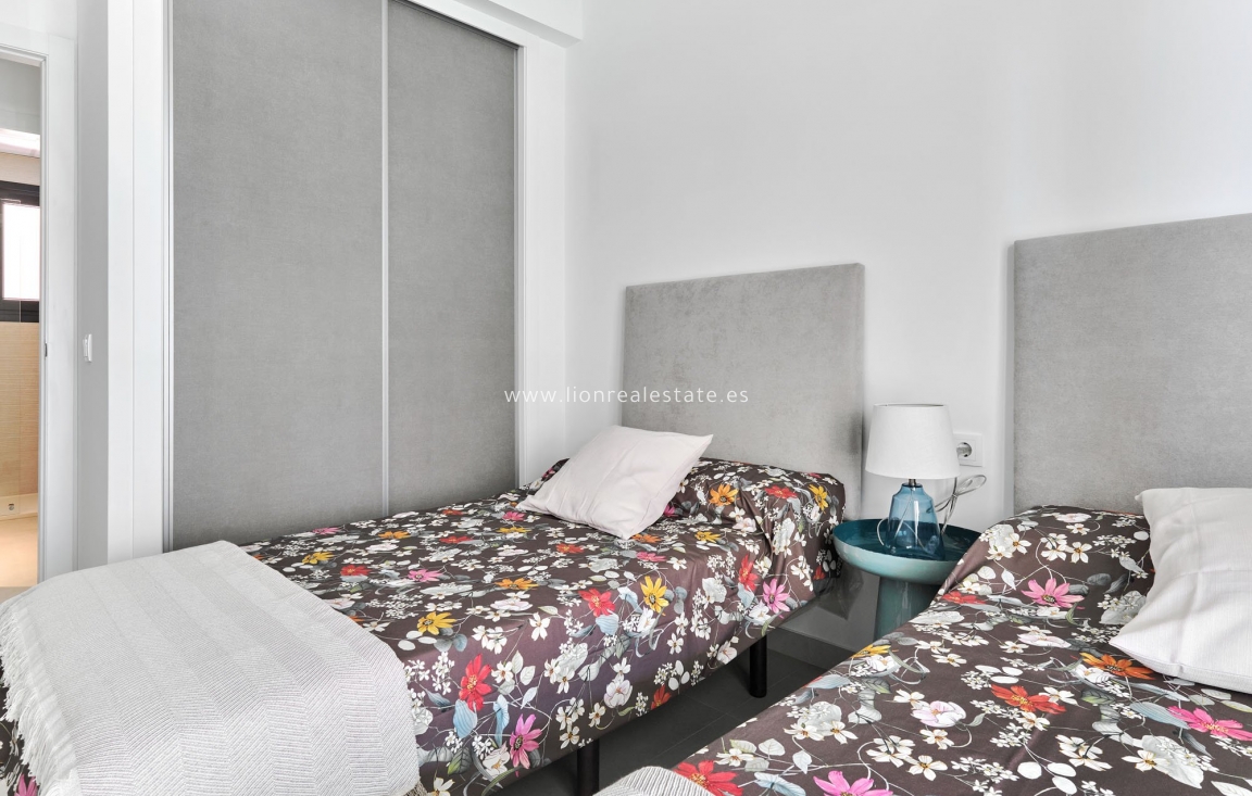 Nowy budynek - high-bungalow - Torrevieja