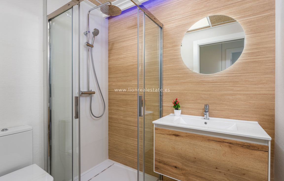 Nowy budynek - low-bungalow - Torrevieja