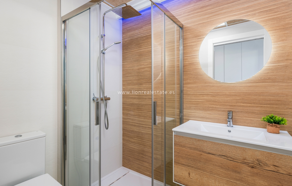 Nowy budynek - low-bungalow - Torrevieja