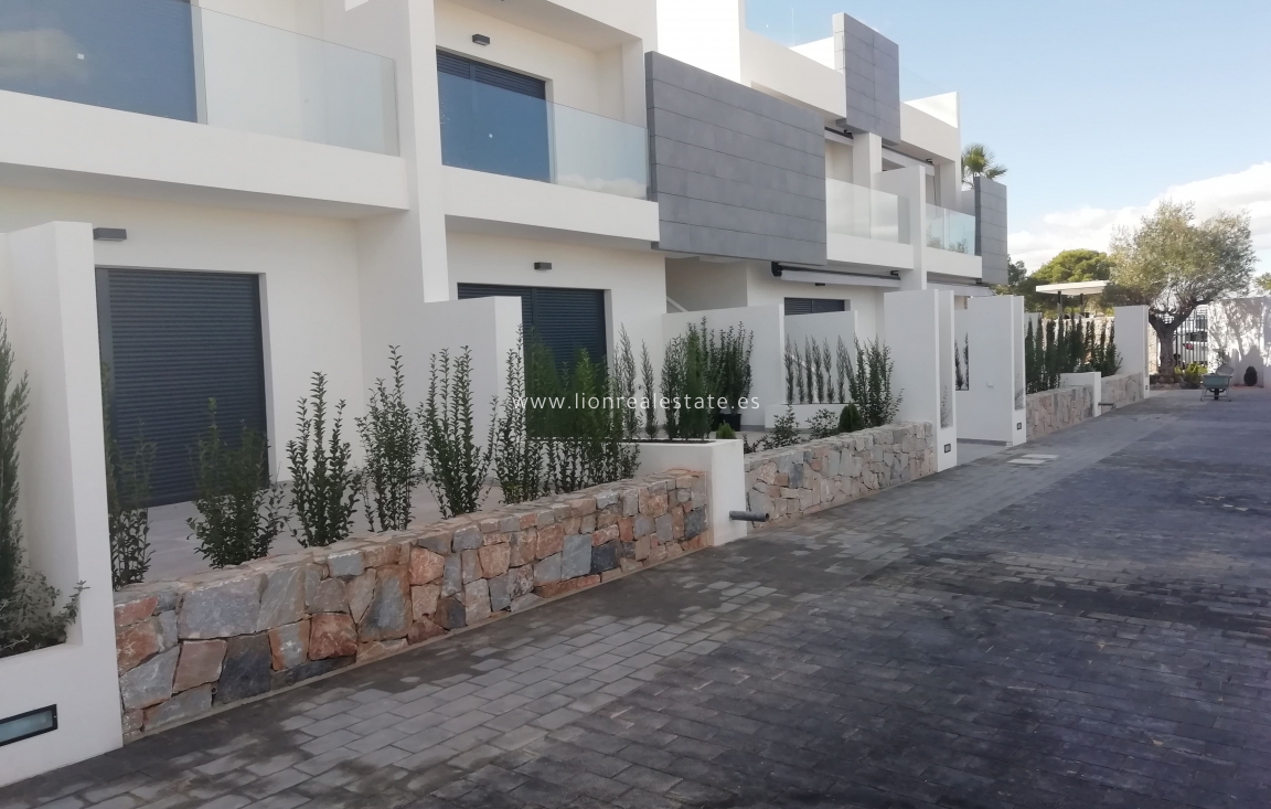 Nowy budynek - low-bungalow - Torrevieja