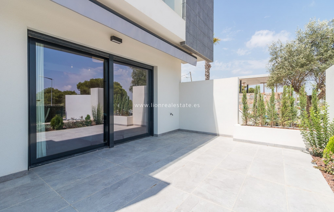 Nowy budynek - low-bungalow - Torrevieja