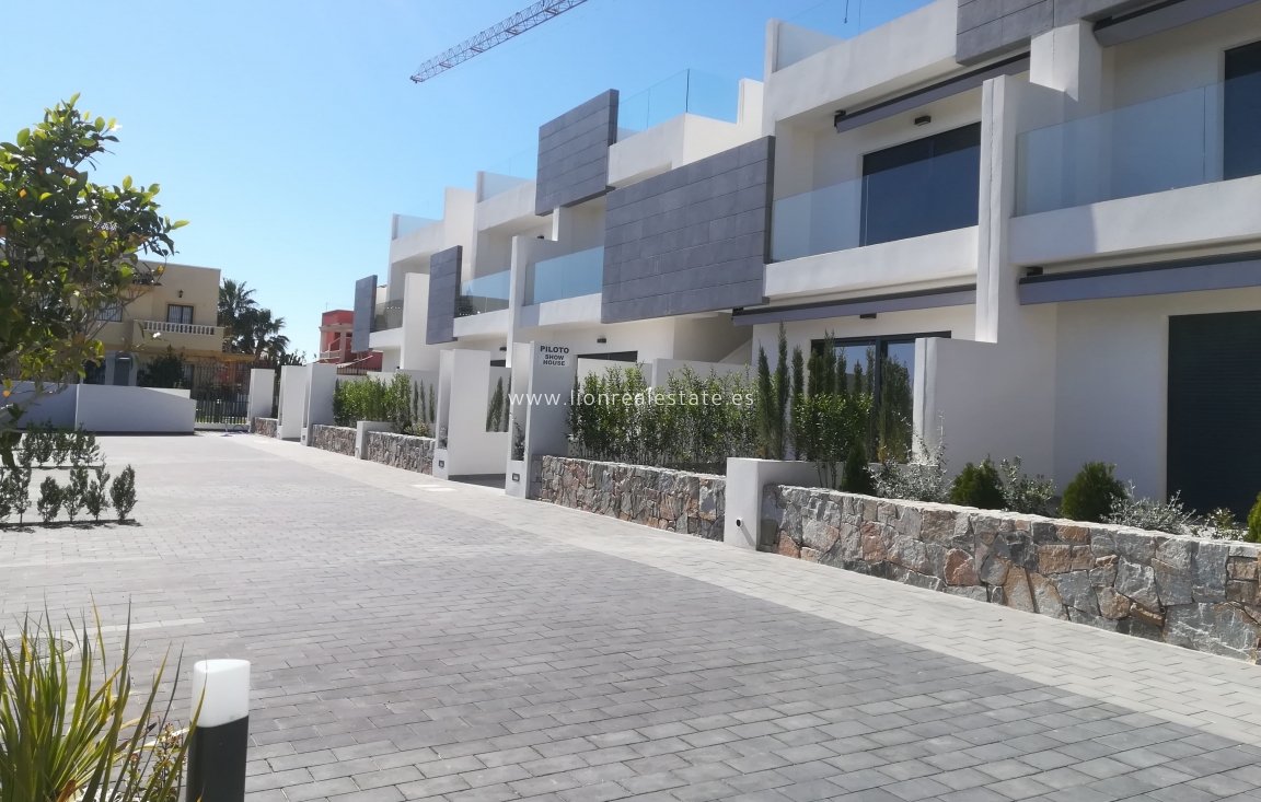 Nowy budynek - low-bungalow - Torrevieja