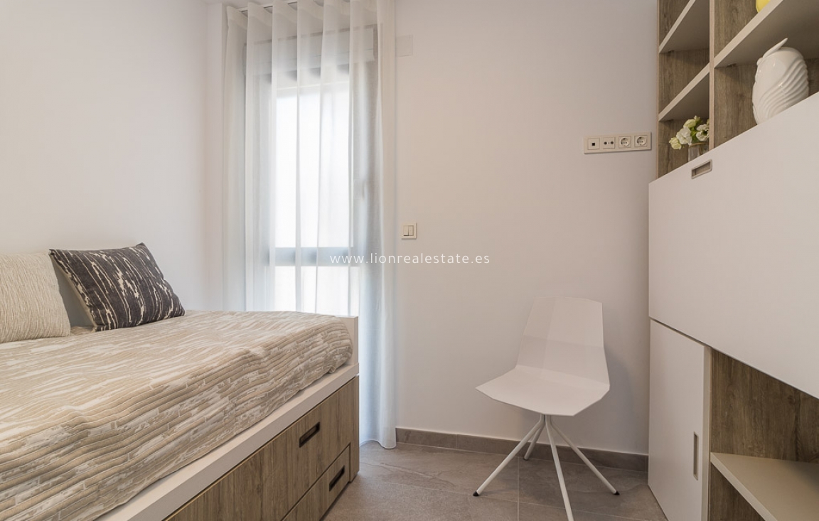 Nowy budynek - low-bungalow - Torrevieja