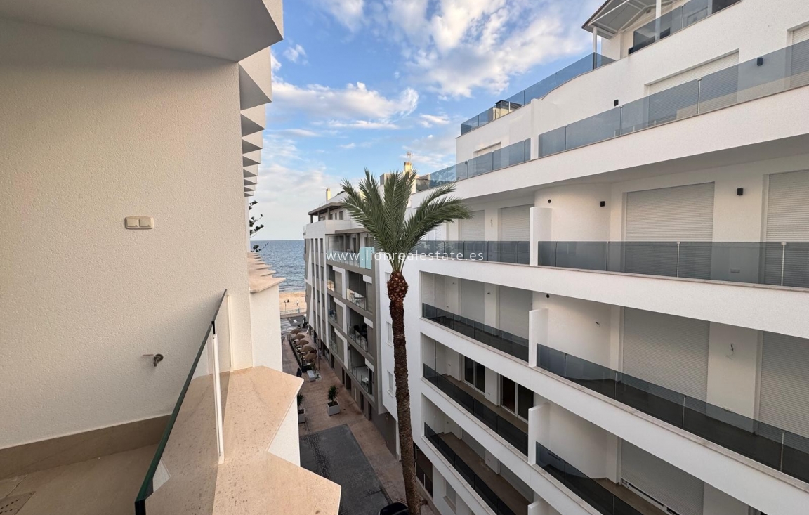 Nowy budynek - Mieszkanie w bloku - Torrevieja - Playa Los Locos