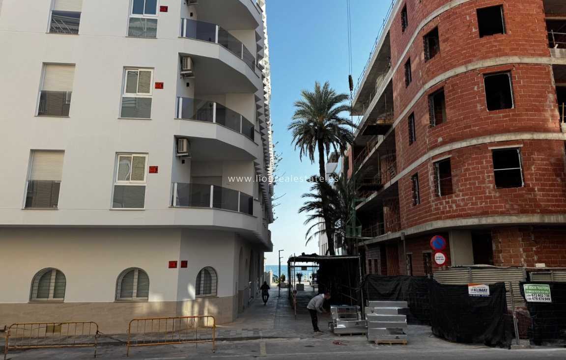 Nowy budynek - Mieszkanie w bloku - Torrevieja - Playa Los Locos