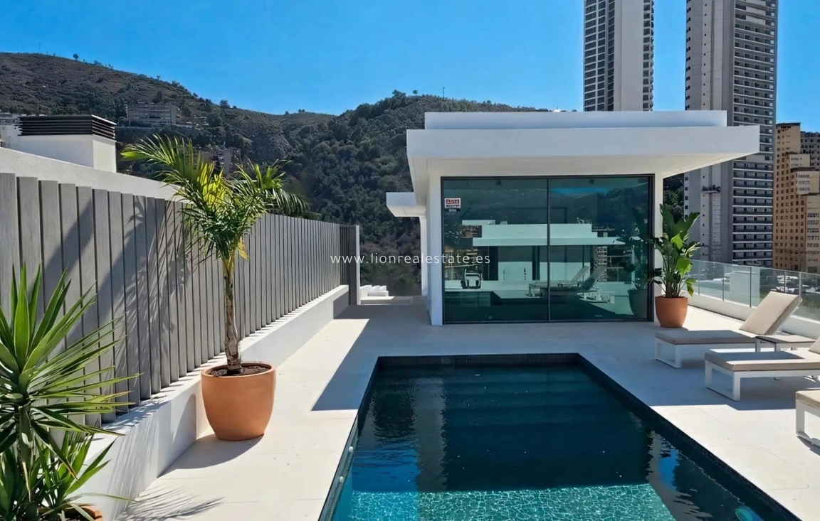 Nowy budynek - Villa - Benidorm