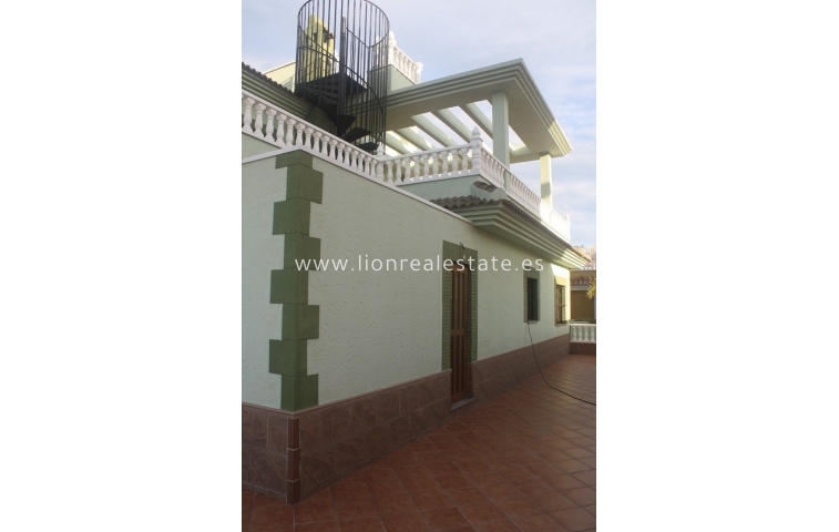 Nowy budynek - Villa - Torrevieja - Los Altos