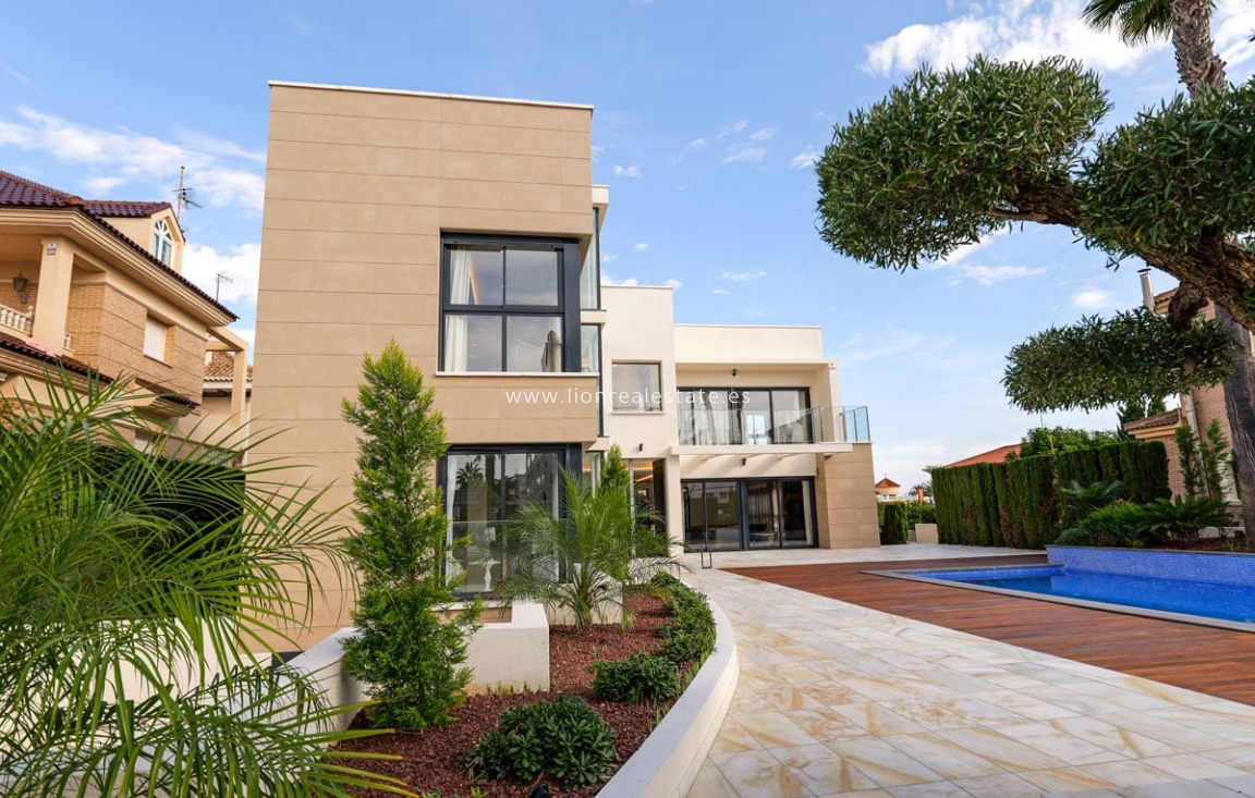 Nowy budynek - Villa - Torrevieja