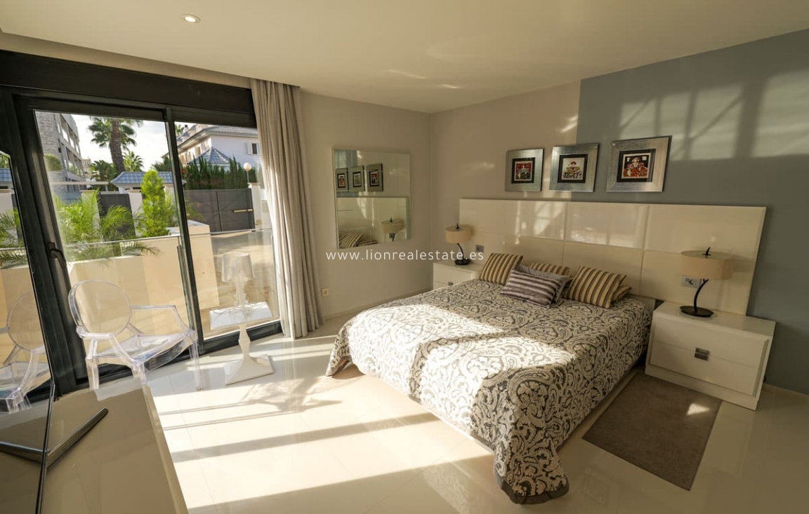 Nowy budynek - Villa - Torrevieja