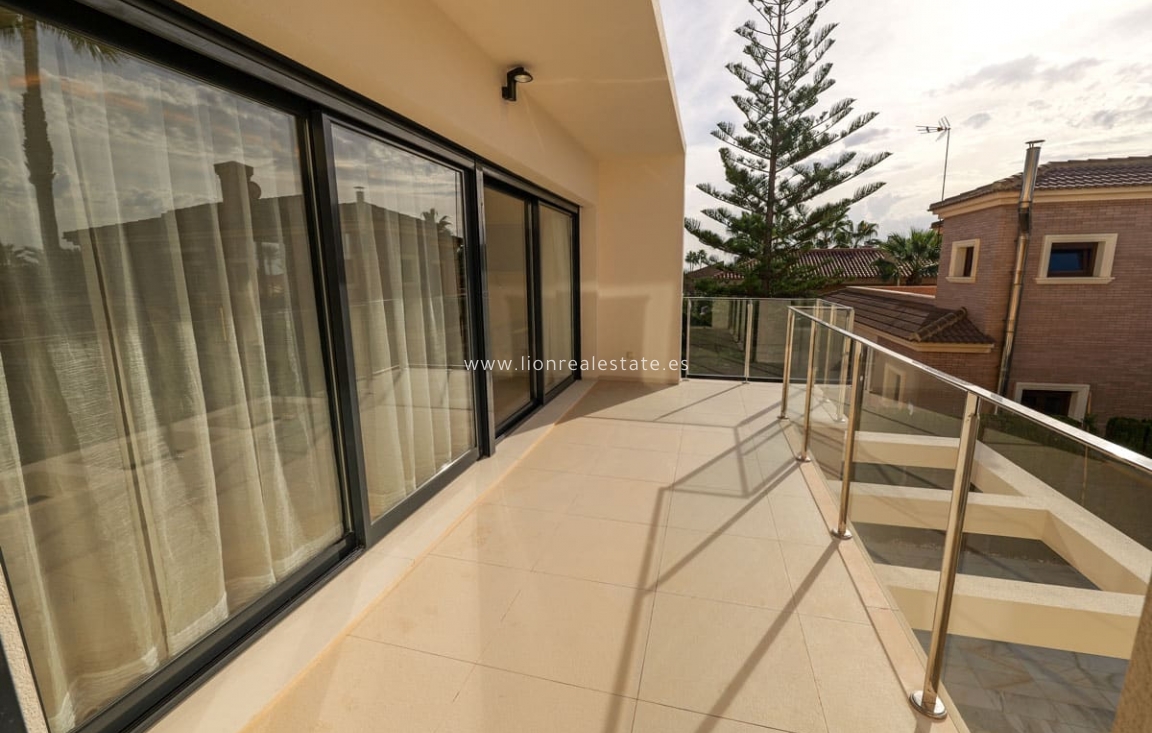 Nowy budynek - Villa - Torrevieja