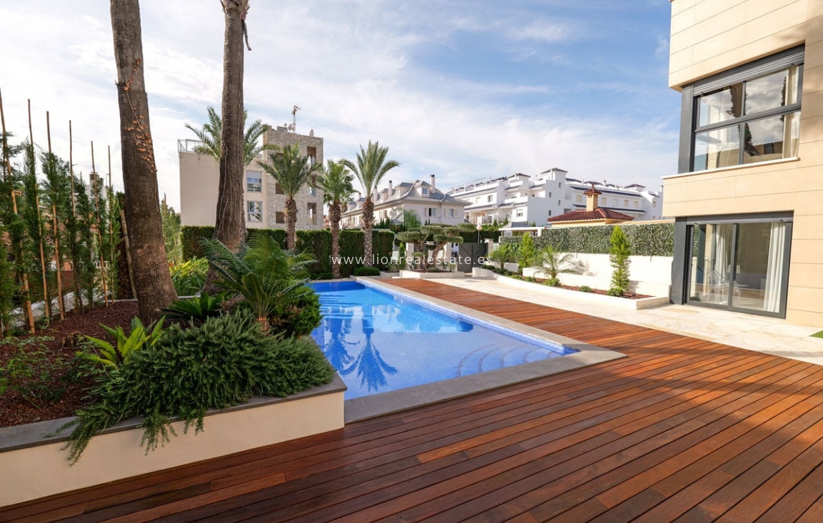 Nowy budynek - Villa - Torrevieja