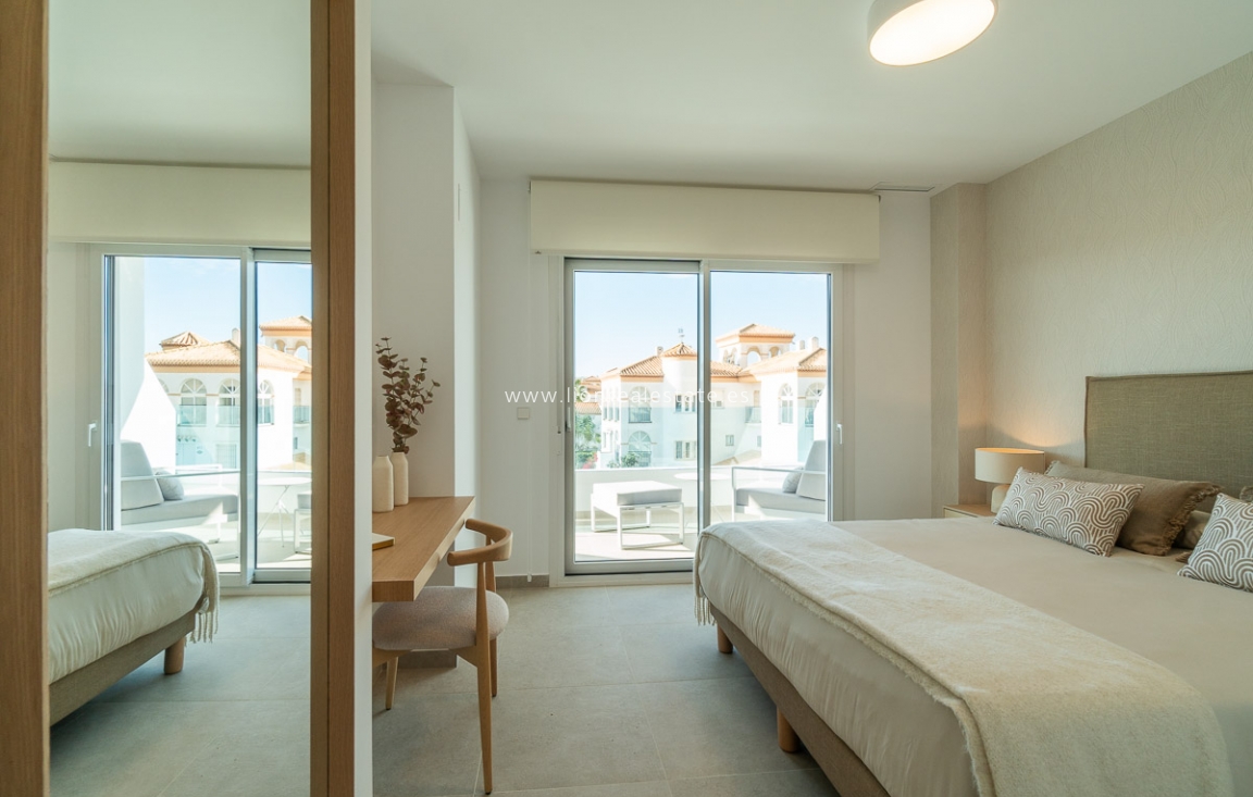 Obra nueva - Apartamento / piso - Playa Flamenca