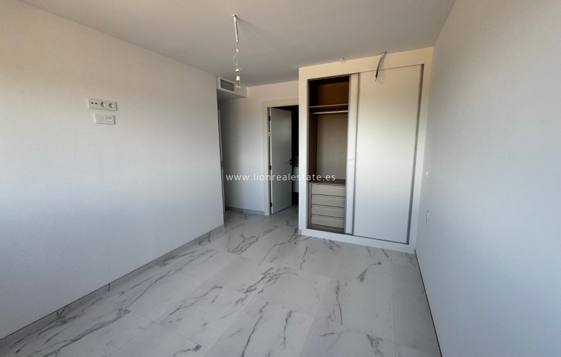 Obra nueva - Apartamento / piso - Torrevieja - Punta Prima