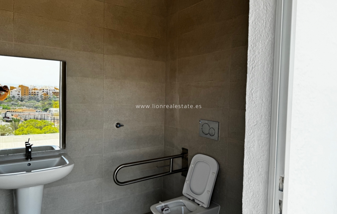 Obra nueva - Apartamento / piso - Torrevieja - Punta Prima