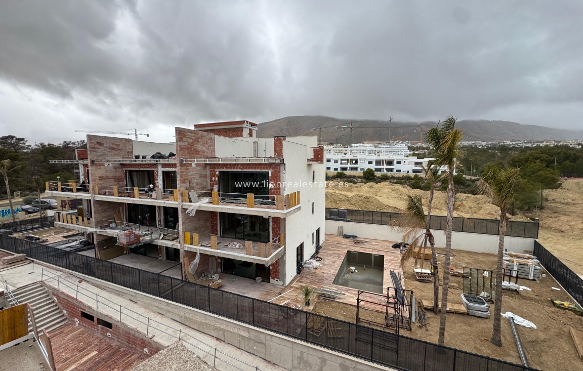 Obra nueva - Ático - Finestrat