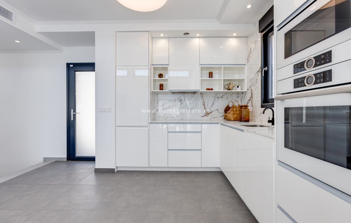 Obra nueva - detached - La Mata