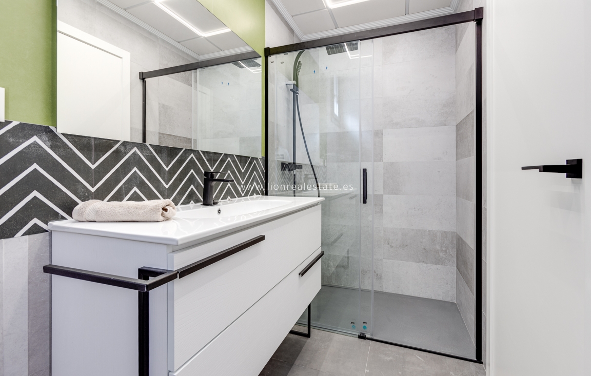 Obra nueva - detached - La Mata