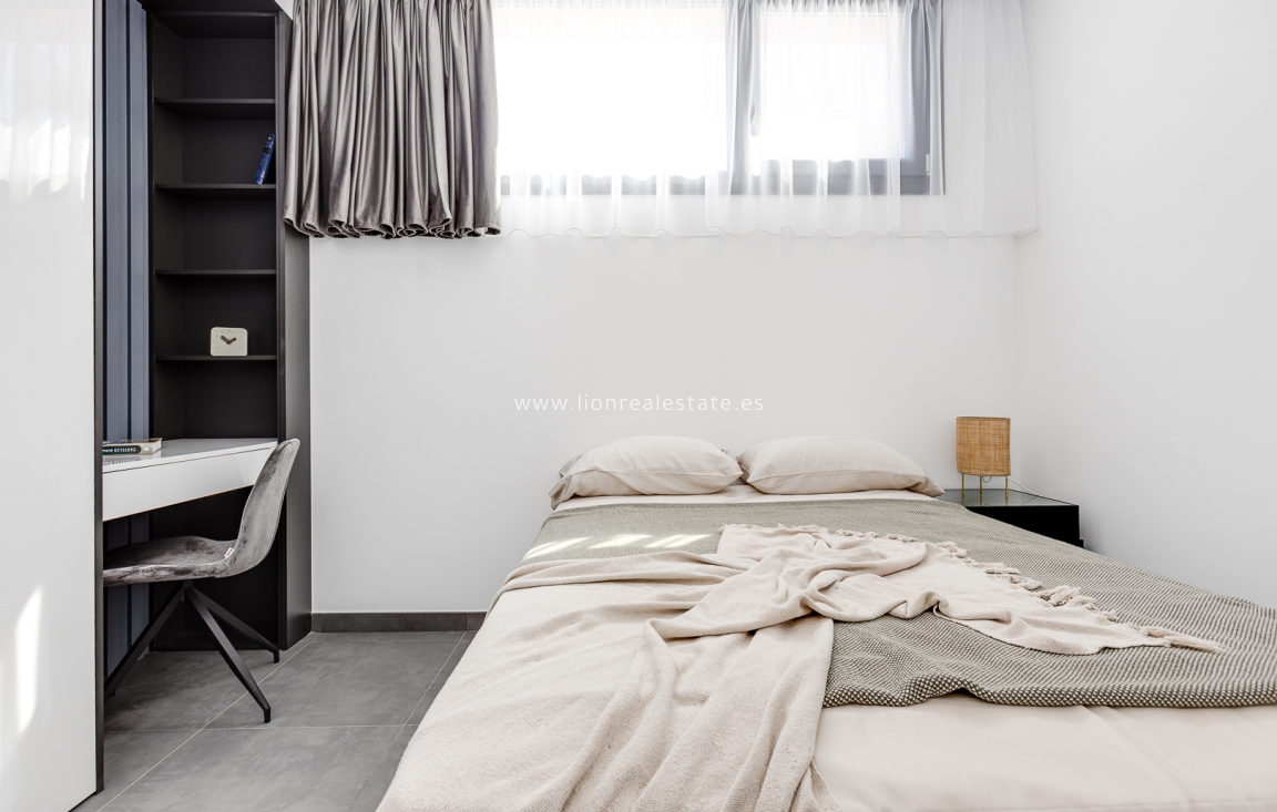 Obra nueva - detached - La Mata