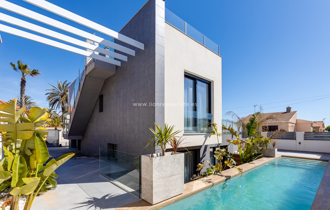 Obra nueva - detached - La Mata