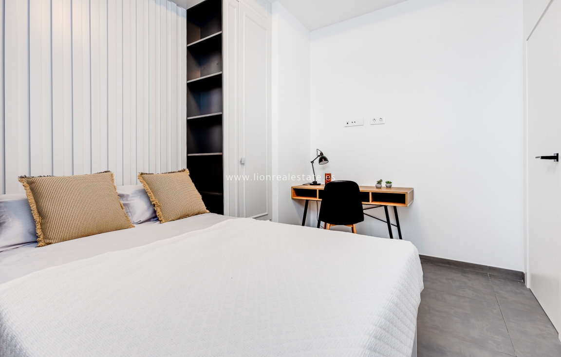 Obra nueva - detached - La Mata