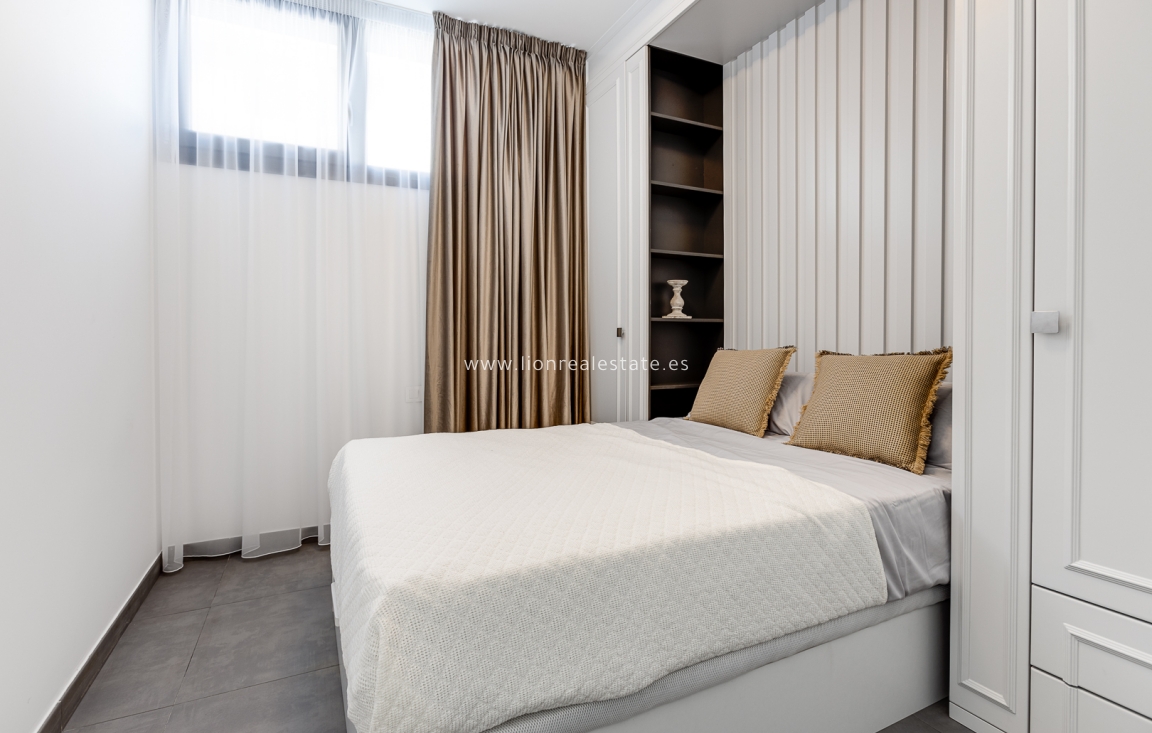 Obra nueva - detached - La Mata