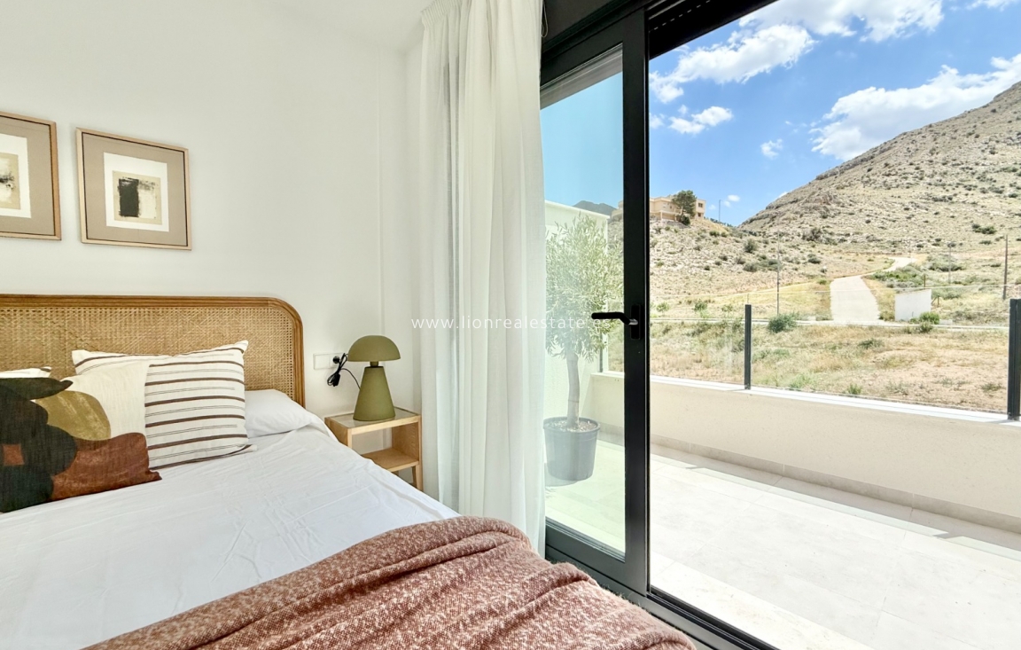 Obra nueva - low-bungalow - Cox