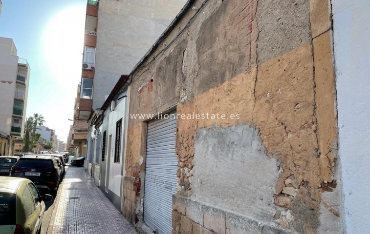 Obra nueva - Urban building plot - Torrevieja - Centro