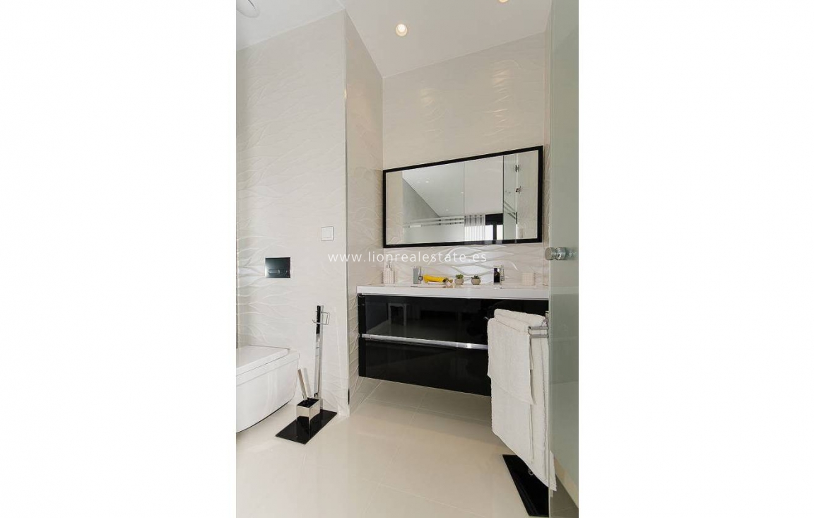 Obra nueva - Villa - Dehesa de Campoamor