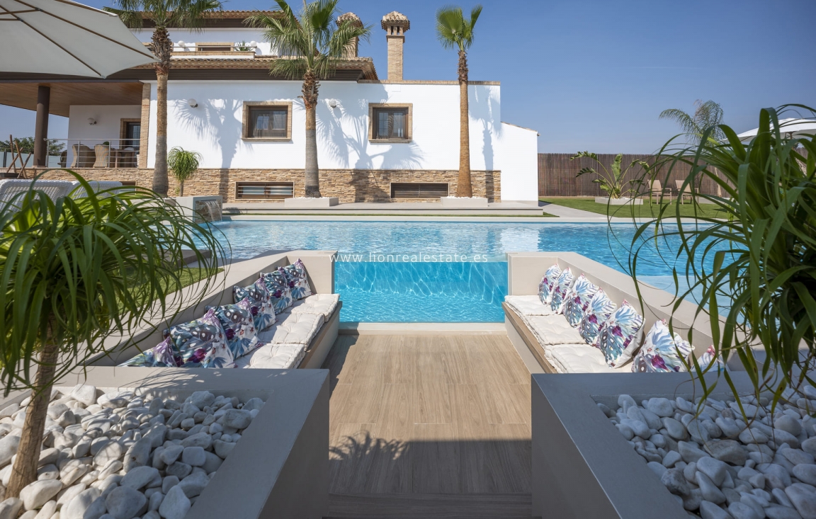 Obra nueva - Villa - Jerónimo y Avileses