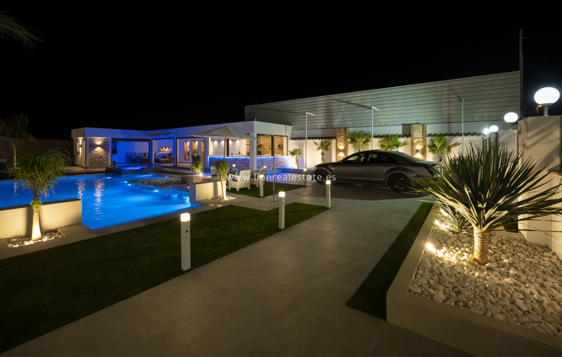 Obra nueva - Villa - Jerónimo y Avileses