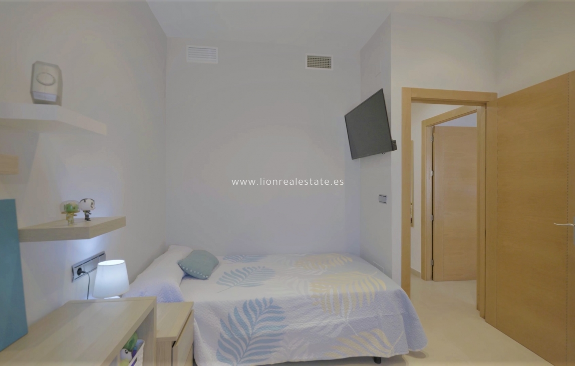 Obra nueva - Villa - Jerónimo y Avileses