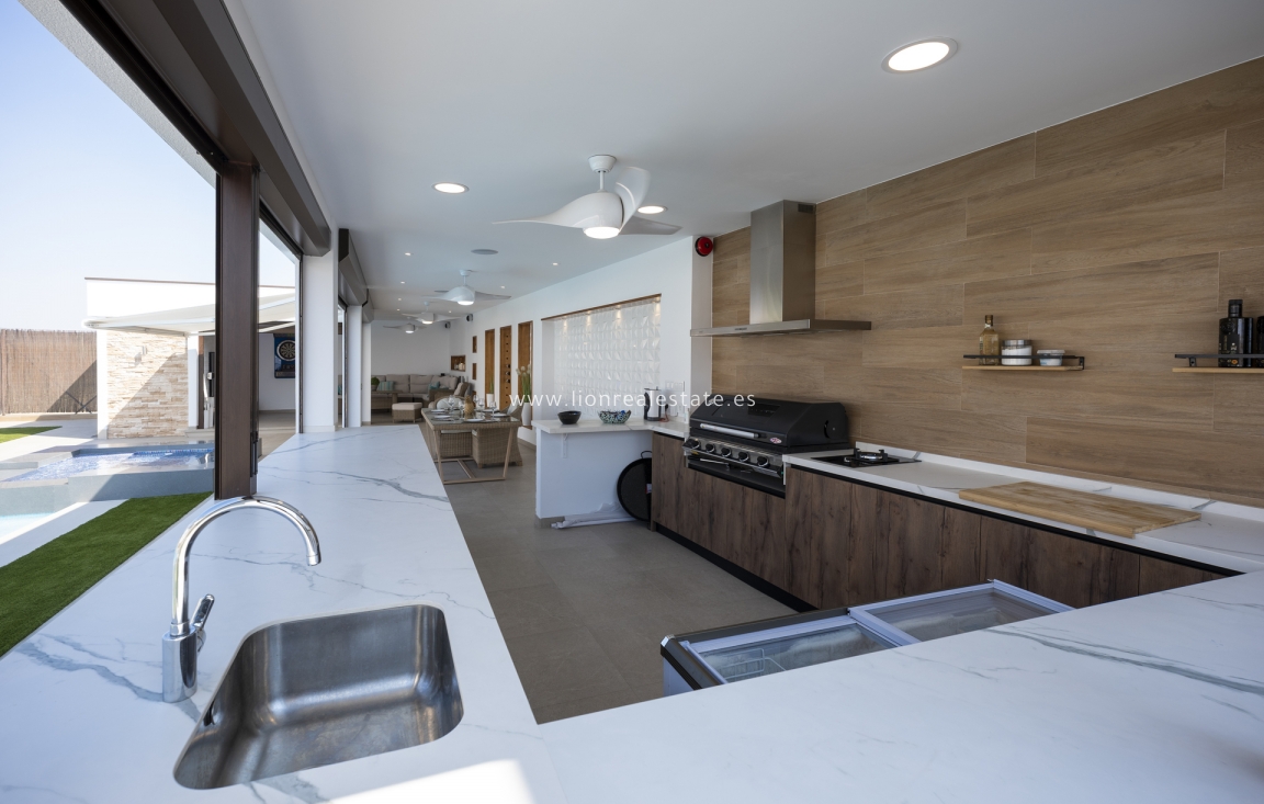 Obra nueva - Villa - Jerónimo y Avileses