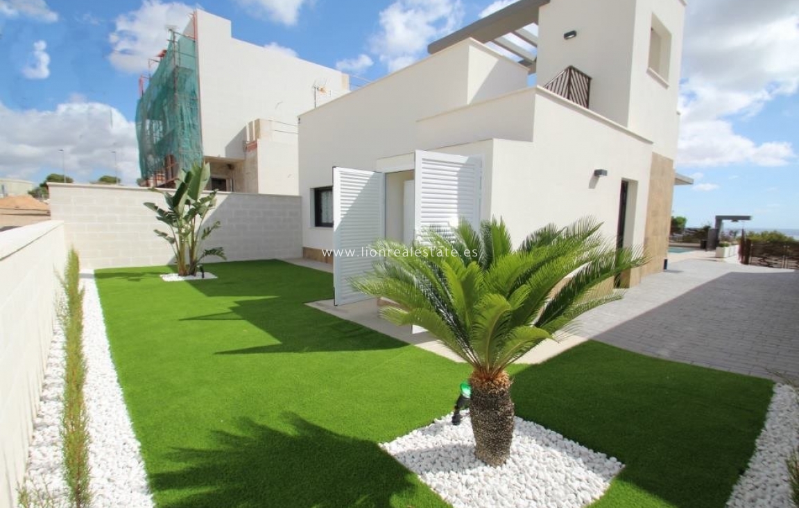 Obra nueva - Villa - Orihuela Costa - Campoamor