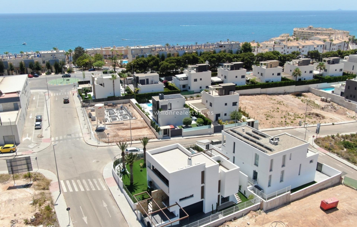 Obra nueva - Villa - Orihuela Costa - Campoamor