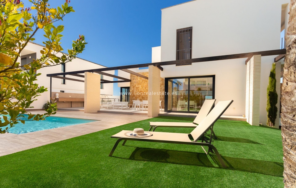 Obra nueva - Villa - Orihuela Costa - Campoamor