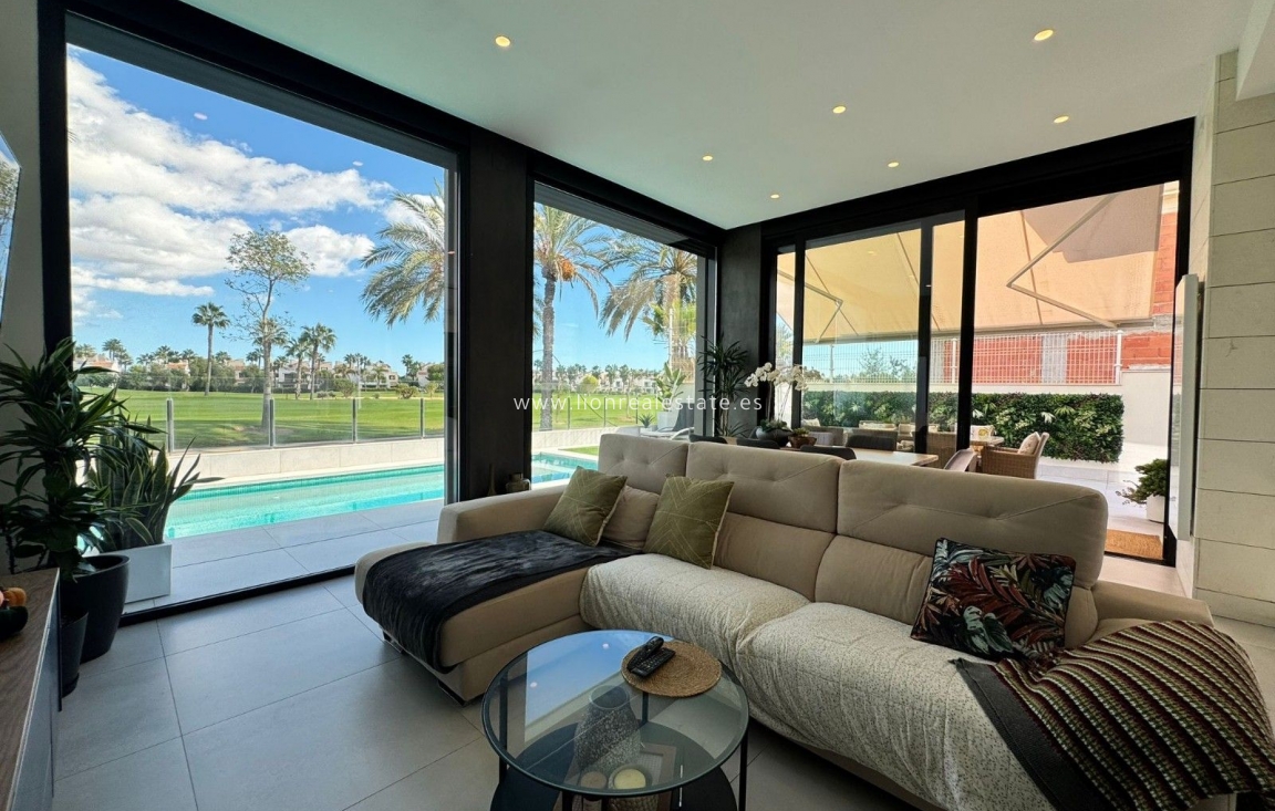 Obra nueva - Villa - Pilar de la Horadada - Pinar de Campoverde