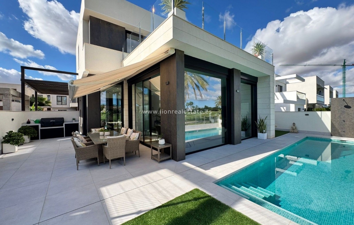 Obra nueva - Villa - Pilar de la Horadada - Pinar de Campoverde