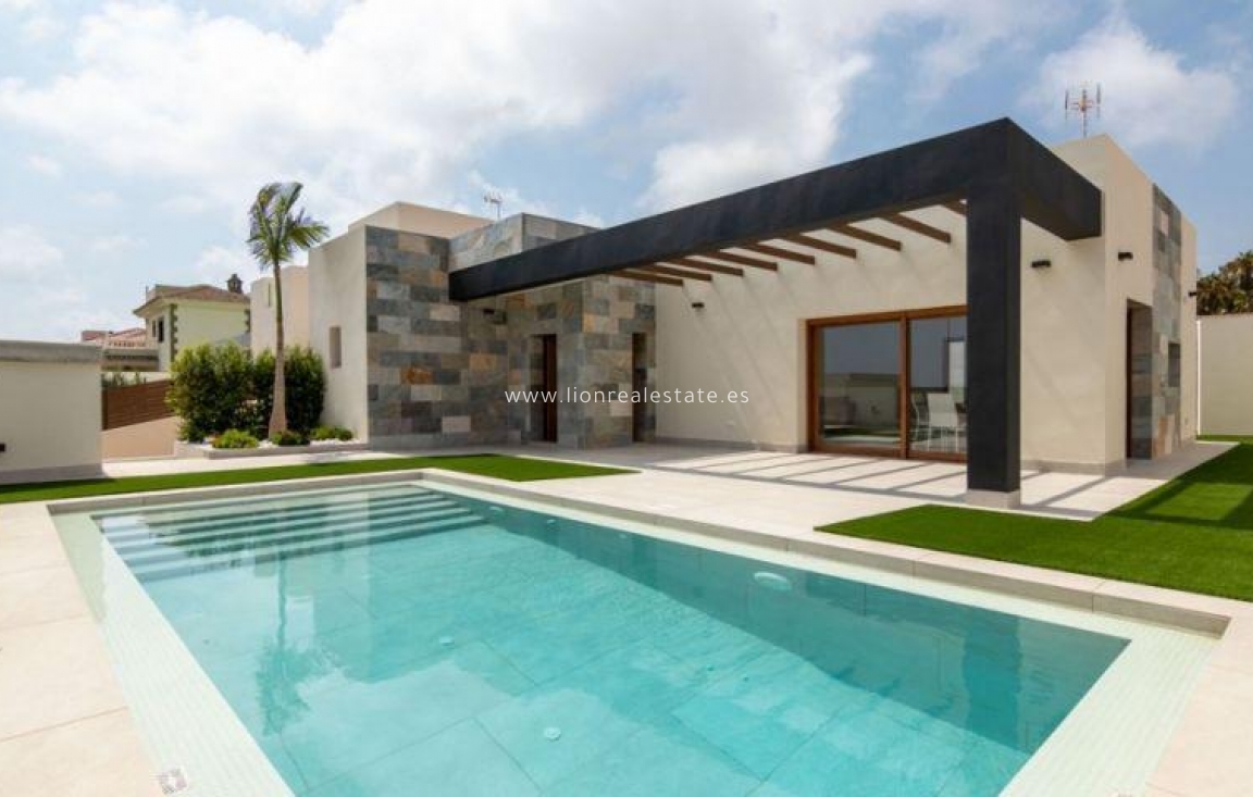 Obra nueva - Villa - Torrevieja - Los Altos