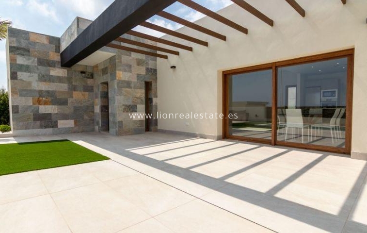 Obra nueva - Villa - Torrevieja - Los Altos