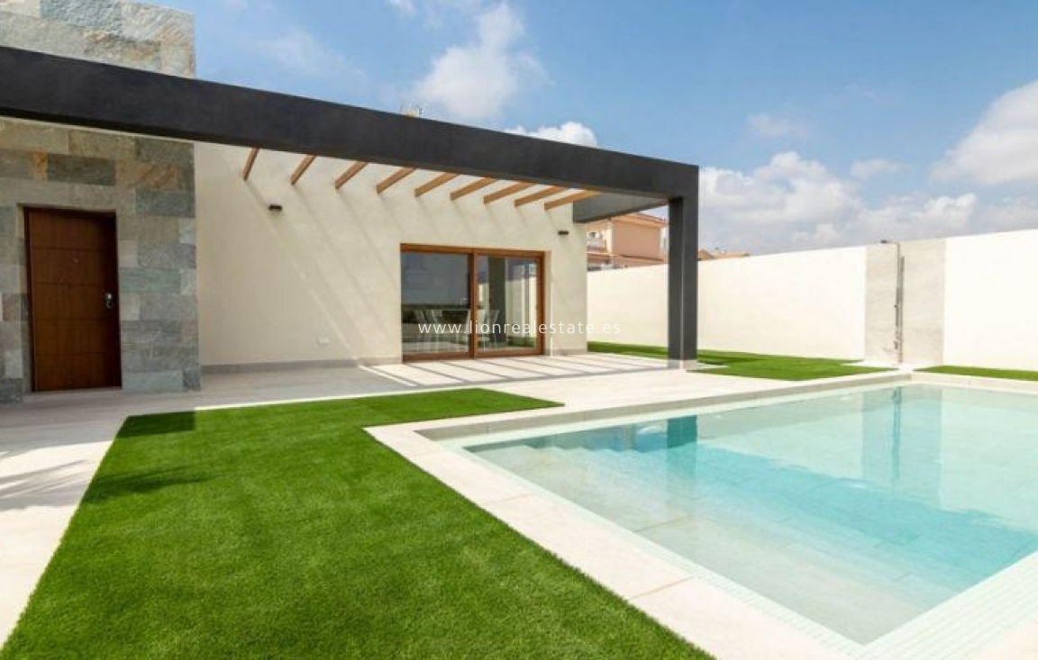 Obra nueva - Villa - Torrevieja - Los Altos