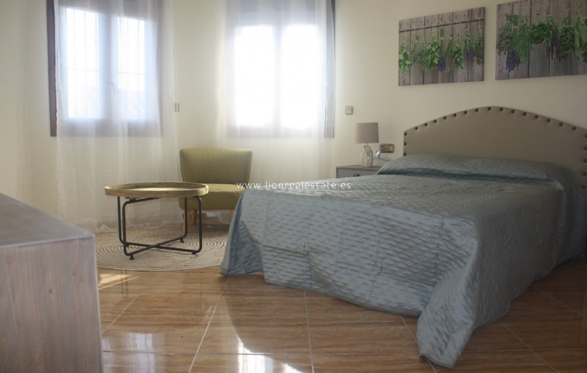 Obra nueva - Villa - Torrevieja - Los Altos