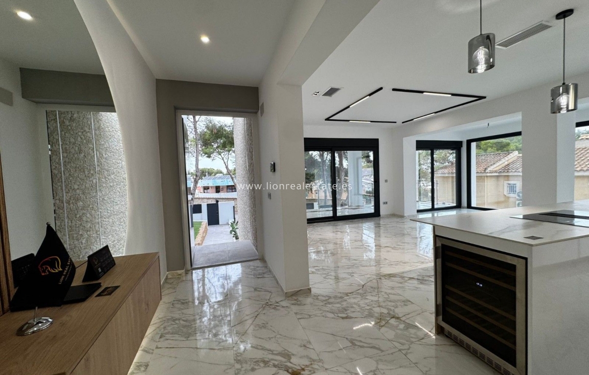 Obra nueva - Villa - Torrevieja - Los balcones