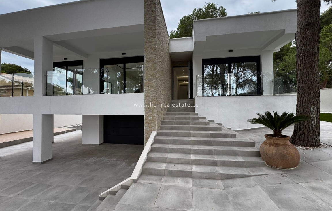 Obra nueva - Villa - Torrevieja - Los Balcones