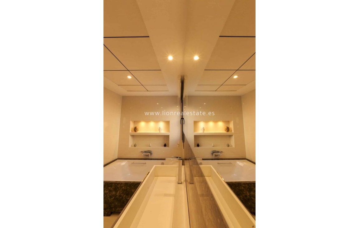 Obra nueva - Villa - Torrevieja