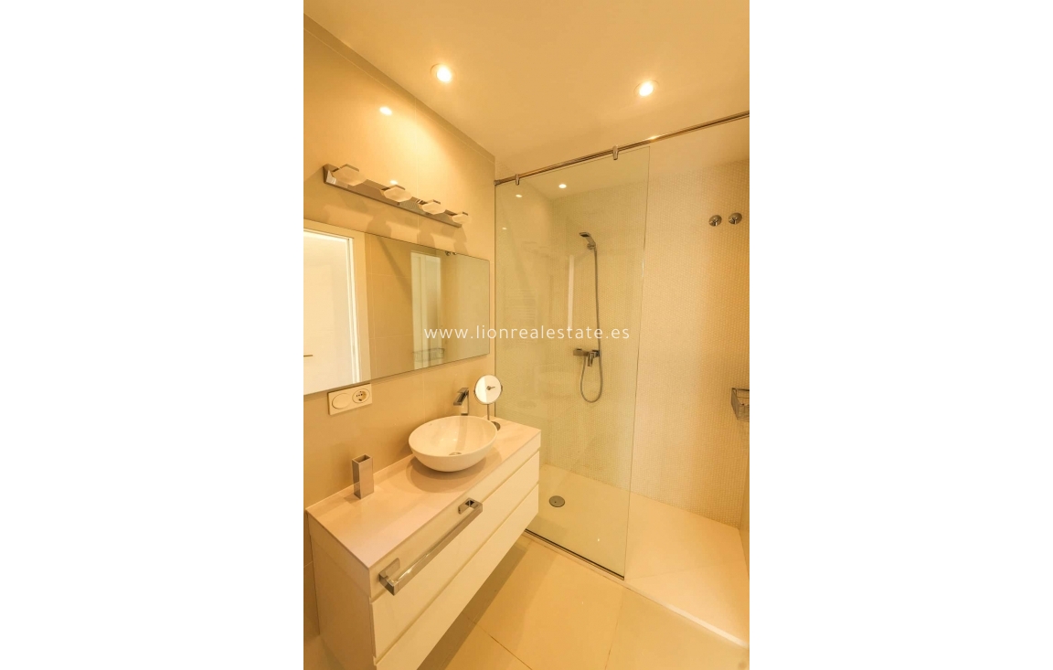 Obra nueva - Villa - Torrevieja