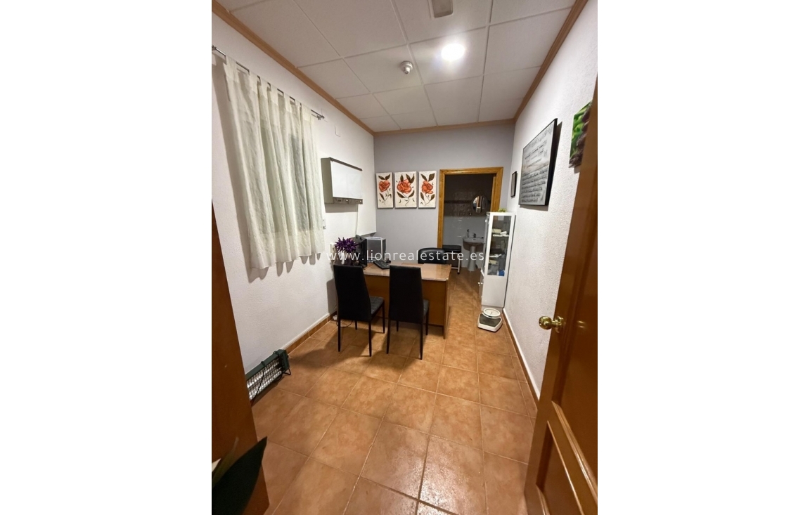 Odsprzedaż - Building - Valencia