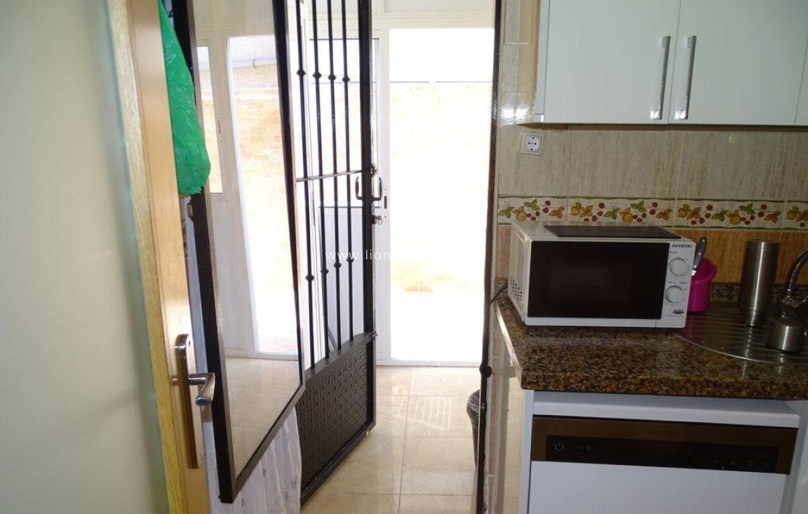 Odsprzedaż - Bungalow - Guardamar del Segura - El moncayo