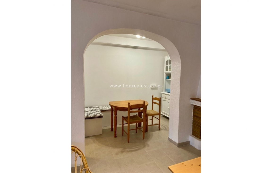 Odsprzedaż - Bungalow - Orihuela Costa - Cabo Roig