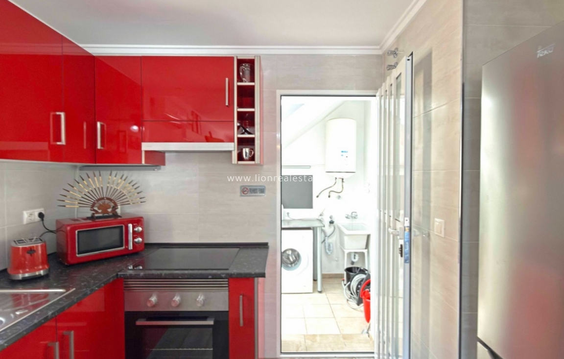 Odsprzedaż - Bungalow - Orihuela Costa - La Zenia